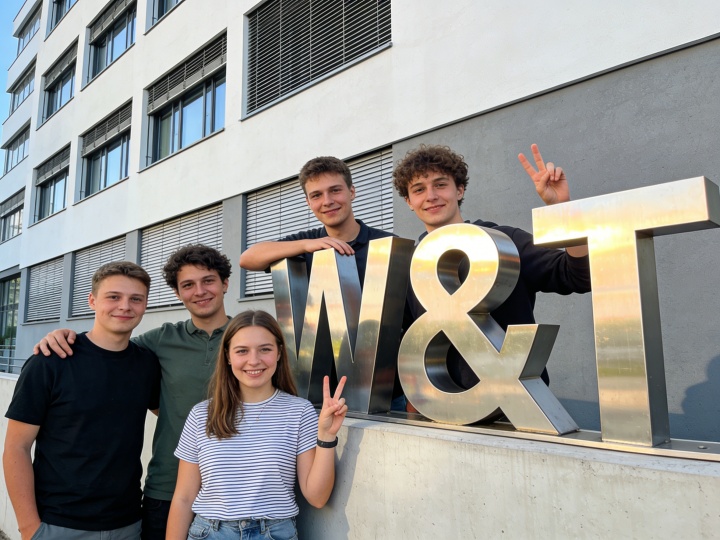 新年.jpg 新年.jpg